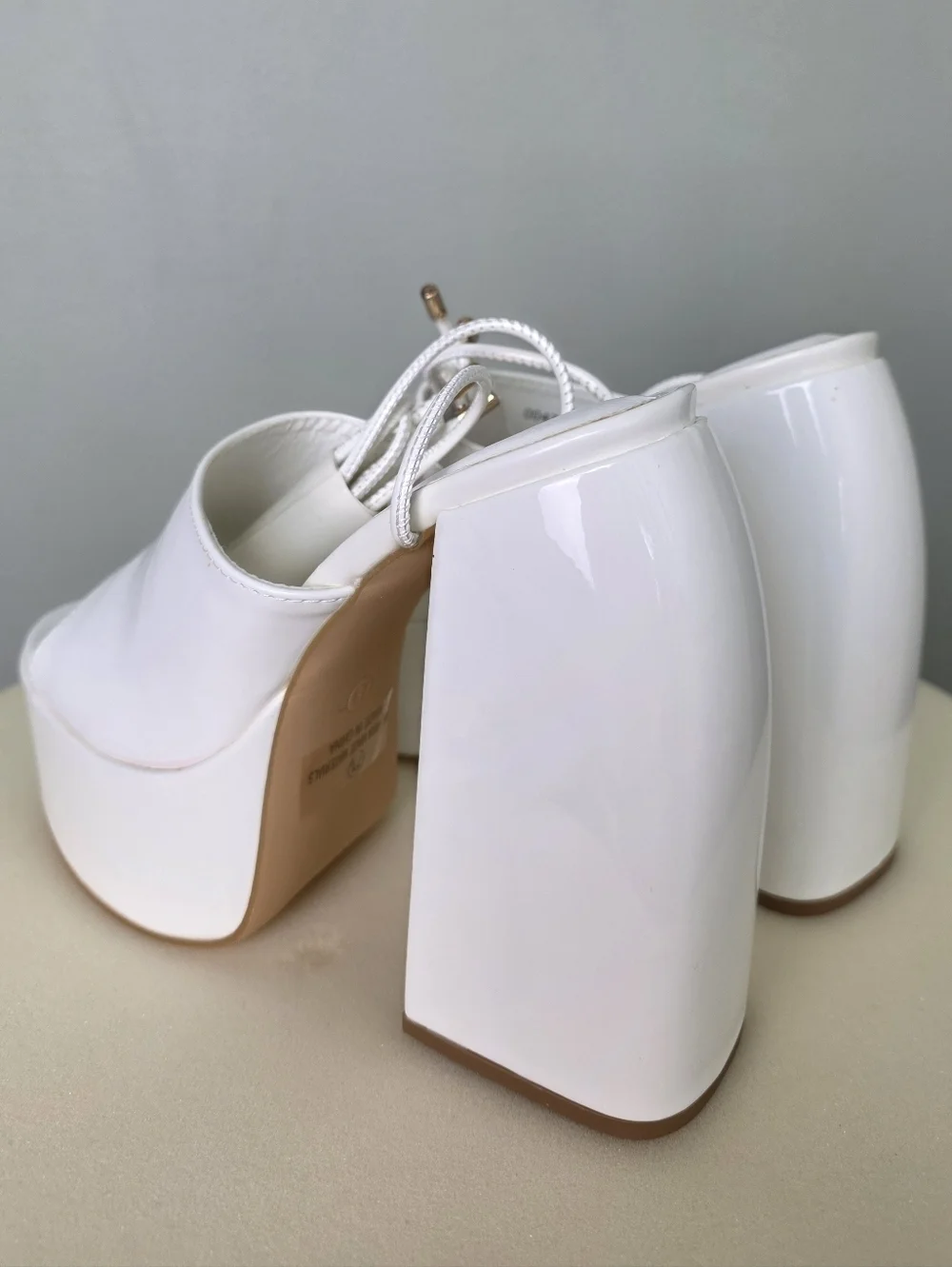 Olivia Jaymes White Patent Lace-Up Strappy Platform Sandals - Size 7.5 NWT